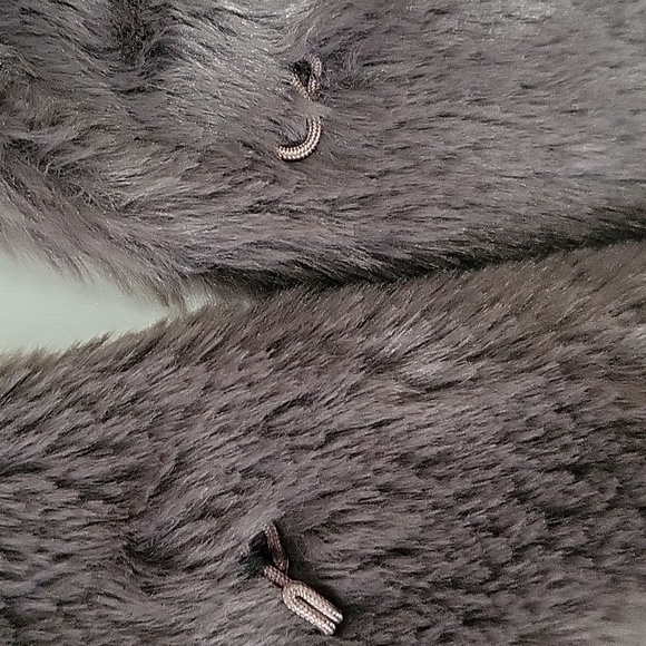 Willow & Root Gray Faux Fur Jacket - Size S - Picture 11 of 11